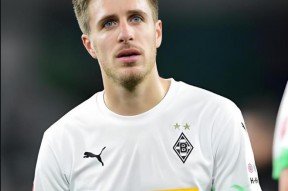 华体会下载-关于斯图加特逼平门兴格拉德巴赫，势头正盛的信息