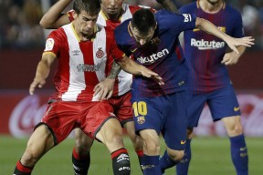 华体会登录-利物浦绝杀曼城，卡瓦尼乌龙送礼西甲